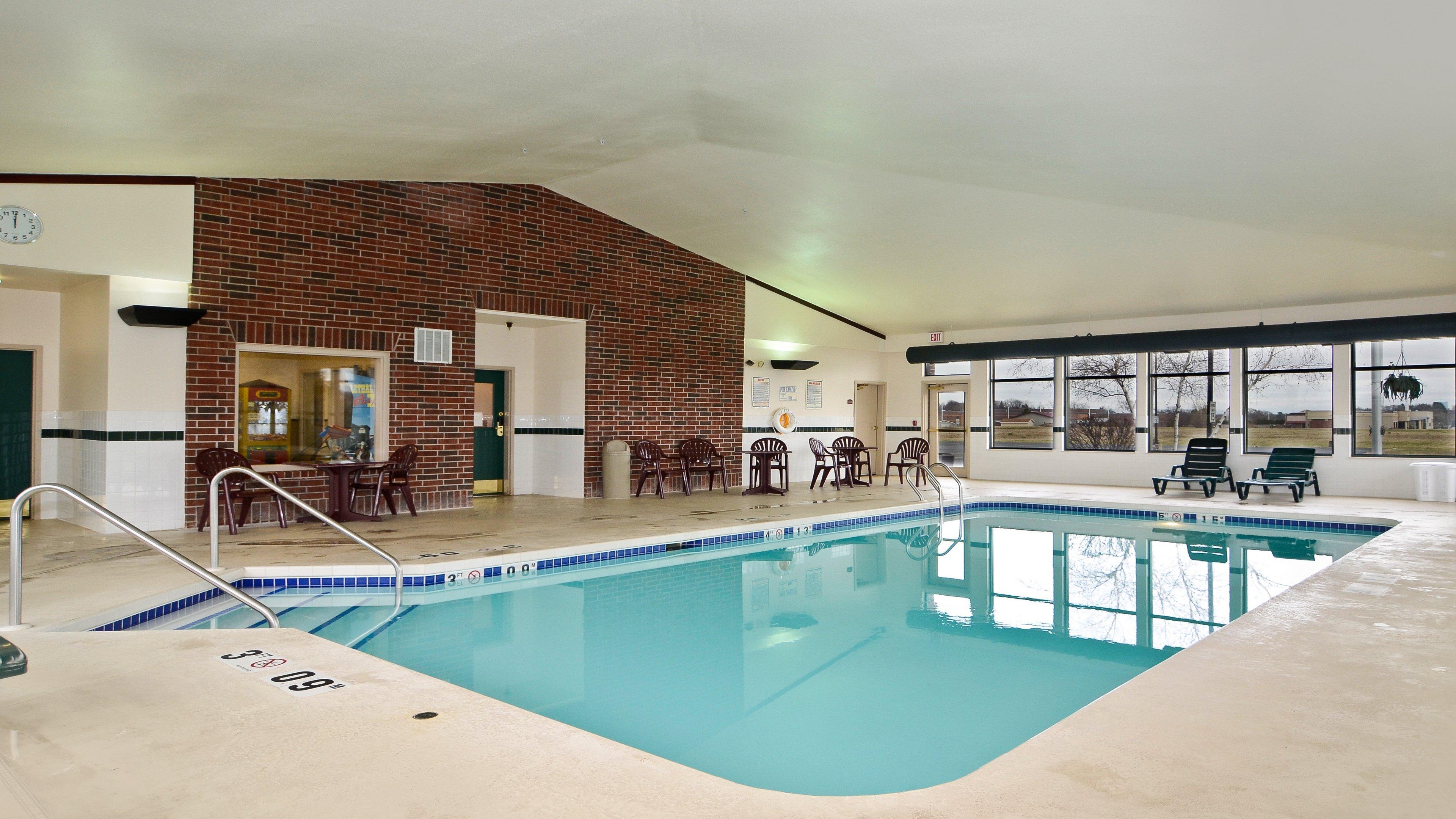 Holiday Inn Express Hotel & Suites Fort Atkinson By Ihg Exterior foto